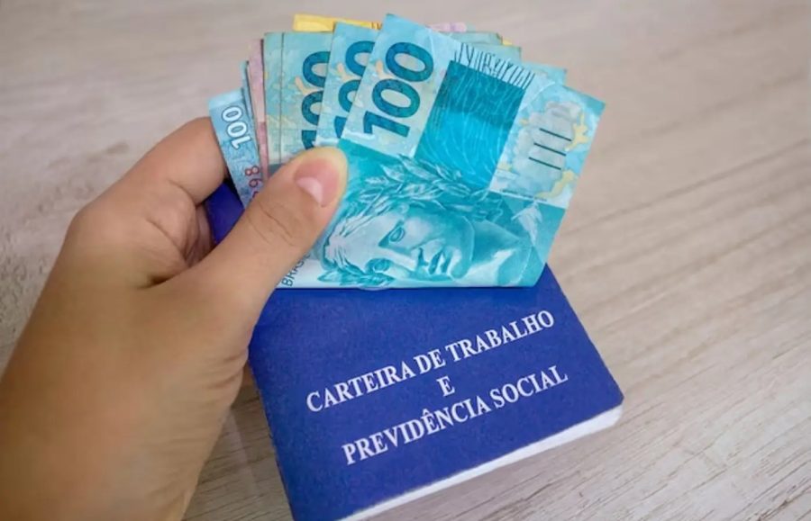 Abono salarial: ficou fora do pagamento inicial? Veja como consultar o lote complementar