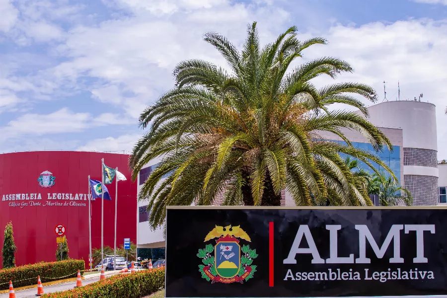 ALMT tem homenagens aos servidores, sessões plenárias e reuniões de comissões