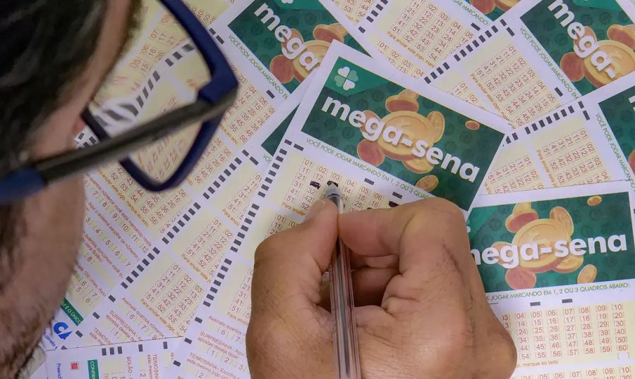 Apostador de MT ganha R$ 30 mil na Mega-Sena; prêmio acumula para R$ 300 milhões
