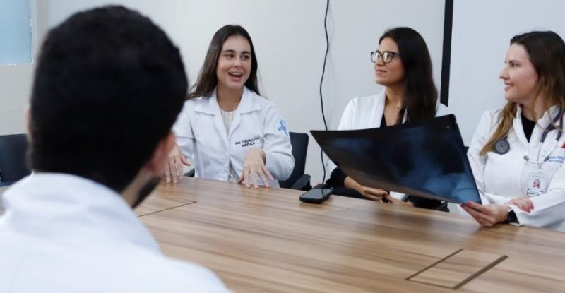 Congressistas aprovam MP que obriga avaliação de médicos