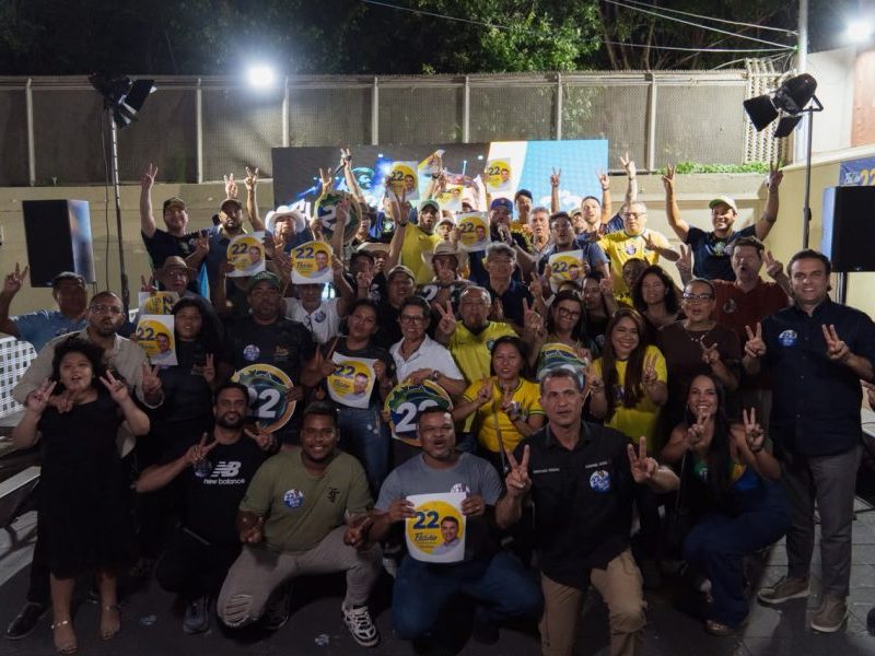 Artistas de MT apoiam Flávio Bolsonaro em ato com políticos