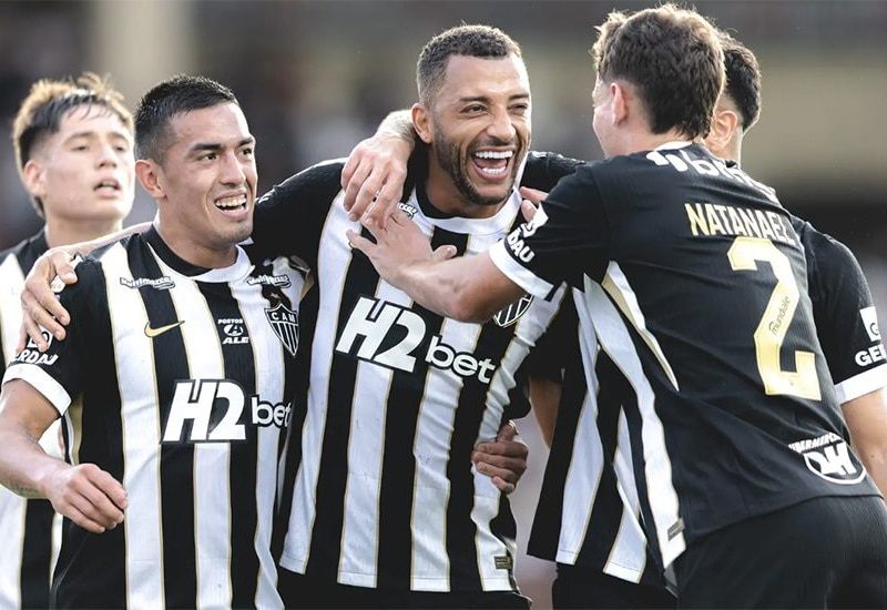 Atlético-MG bate Coritiba na Arena MRV e entra provisoriamente no G5