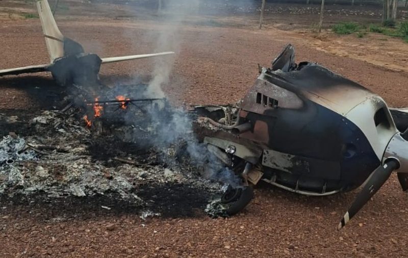 Avião interceptado pela FAB e queimado por piloto em MT vinha da Bolívia
