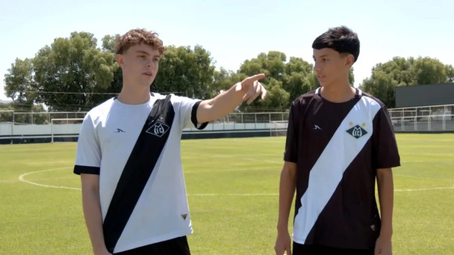 Base forte: zagueiro faz gol do meio de campo e goleiro defende cinco pênaltis pelo Mixto
