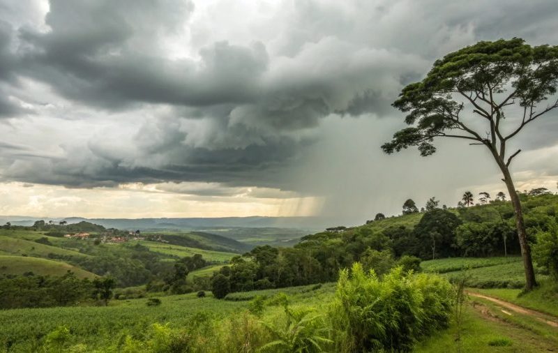 Calor de 40°C e céu nublado Dominam Mato Grosso nesta segunda