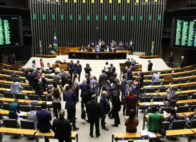 Câmara aprova novas regras para o MEI e avanço vai ao Senado