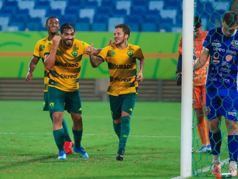 Campeão brasileiro no Fluminense joga no Cuiabá Sub-20 e faz gol após um ano: “Ajudar a molecada”