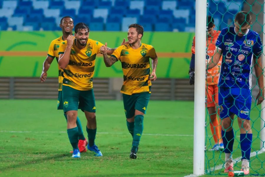 Campeão brasileiro no Fluminense joga no Cuiabá Sub-20 e faz gol após um ano: “Ajudar a molecada”