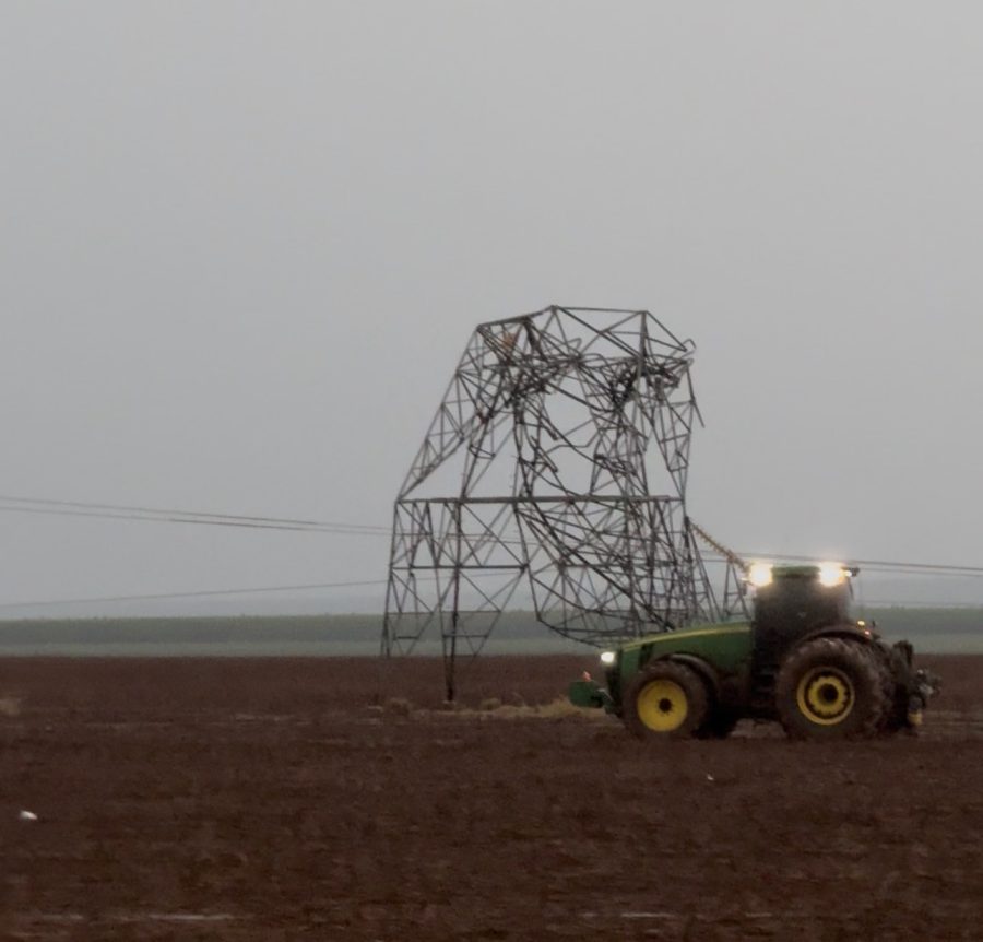 Temporal derruba torres de energia em Tangará da Serra