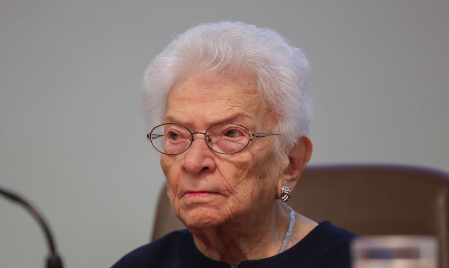 Erundina faz história e é eleita deputada aos 91 anos