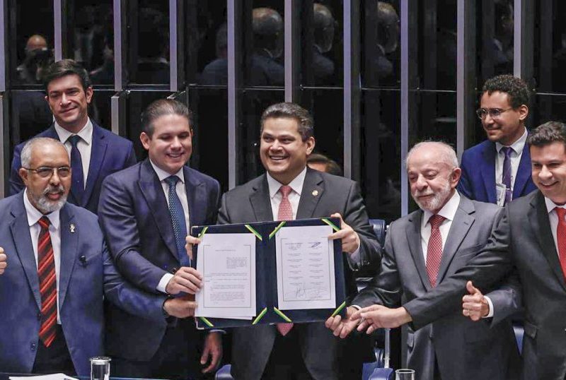 Fim da escala 6×1: Congresso promulga emenda e 5×2 começa em 60 dias