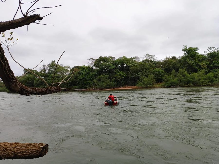Menino de 12 anos morre afogado no Rio Cuiabá
