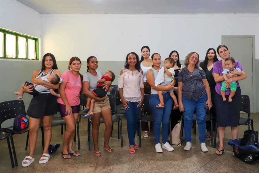 Creas de Várzea Grande reúne moradoras para orientação sobre exames preventivos de câncer de mama e colo do útero
