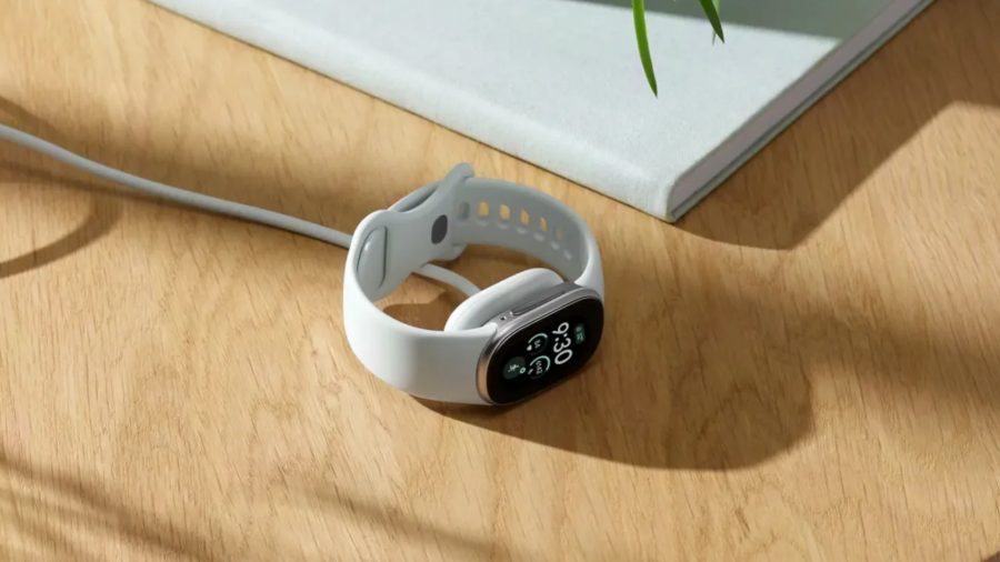 Google lança Fitbit Edge: smartband com GPS e bateria de 7 dias