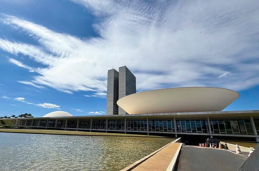 Eleições municipais devem impulsionar novos nomes para a direita e a esquerda em 2030