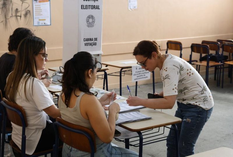 Votar no 2º turno: quem faltou no 1º pode participar?