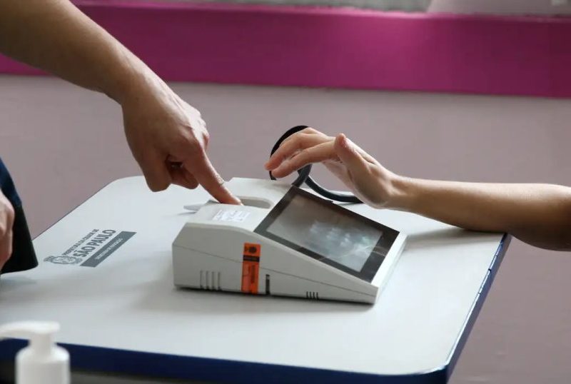 Eleitor sem biometria vota no segundo turno? Entenda as regras