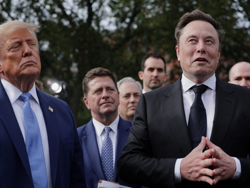 Elon Musk anuncia doação de ações da SpaceX para crianças