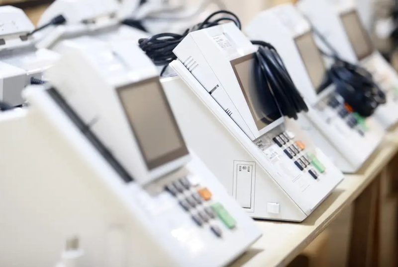 SP inicia preparação de mais de 114 mil urnas para 2º turno