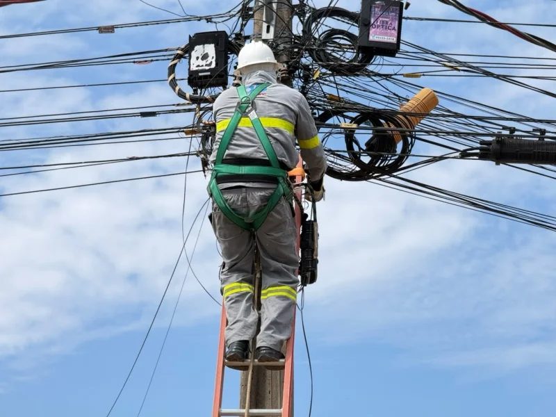 Fiação obsoleta: Sinop lidera remoção no Nortão com mais de 7 toneladas de fios recolhidos dos postes