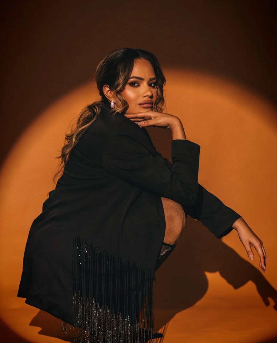 Natália Sarraff lança ‘Fases’, seu primeiro álbum de estúdio