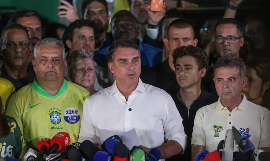 Flávio não reconhece vitória de Lula e tentará anulação do pleito
