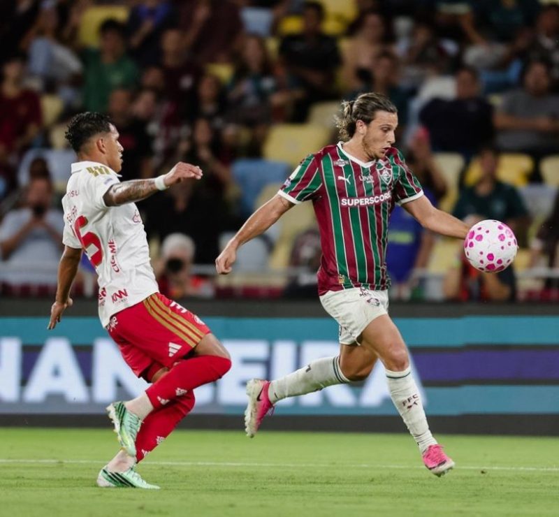Fluminense vence o Inter com gol nos acréscimos no Brasileirão