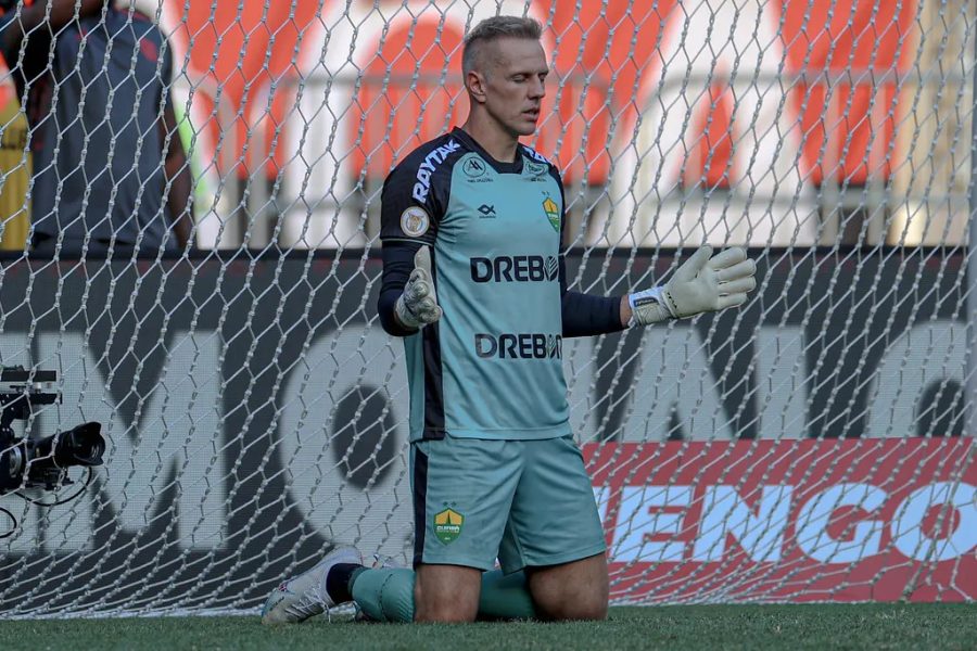 Goleiro João Carlos chega aos 100 jogos pelo Cuiabá