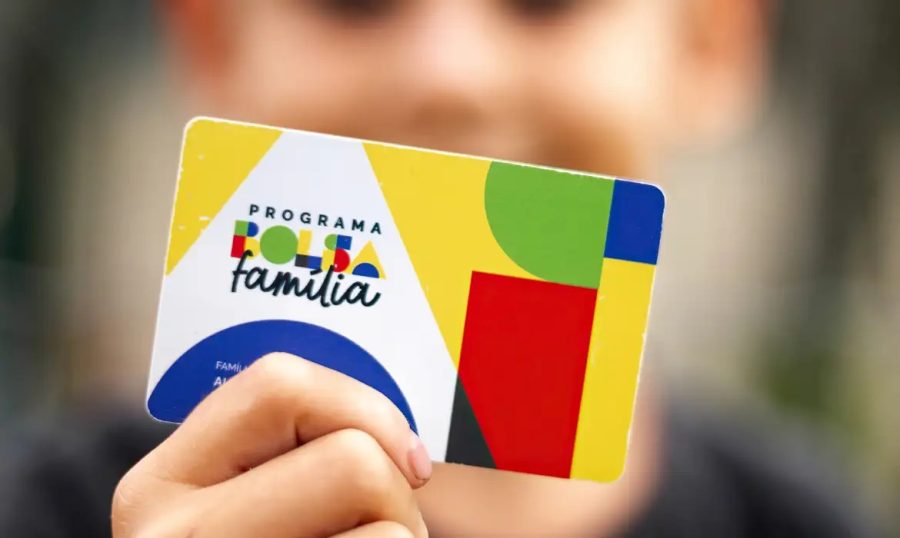 Governo antecipa Bolsa Família de outubro e libera pagamentos para oito grupos no mesmo dia; veja calendário
