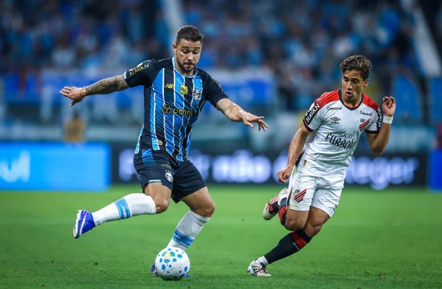 Grêmio vence o Athletico-PR, deixa o Z4 e joga o Internacional para a zona de rebaixamento
