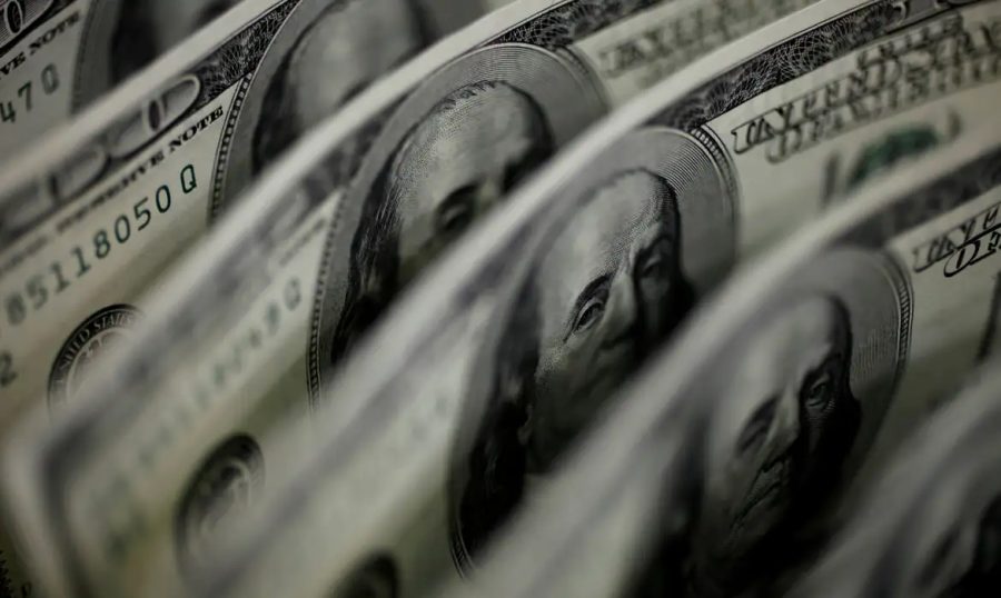 Ibovespa cai 2,68%, e dólar fecha em leve baixa a R$ 5,34