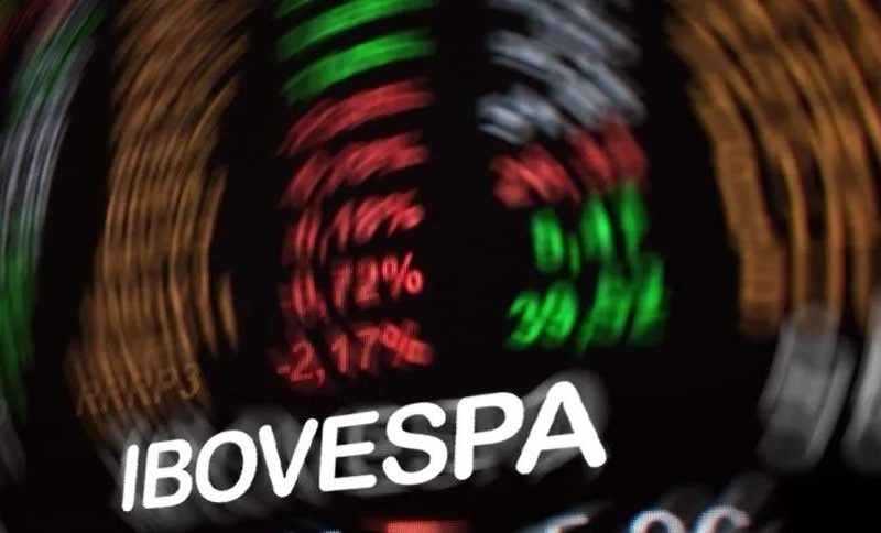 Ibovespa cai pela quinta vez seguida e fecha outubro com perda de quase 10%