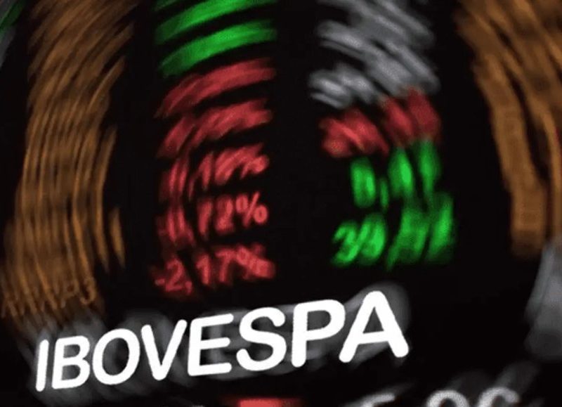Ibovespa fecha em leve baixa de 0,15% nesta segunda-feira