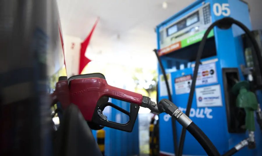 ICMS sobre combustíveis terá aumento de até 11,1% em 2027; gasolina, diesel e gás de cozinha serão afetados