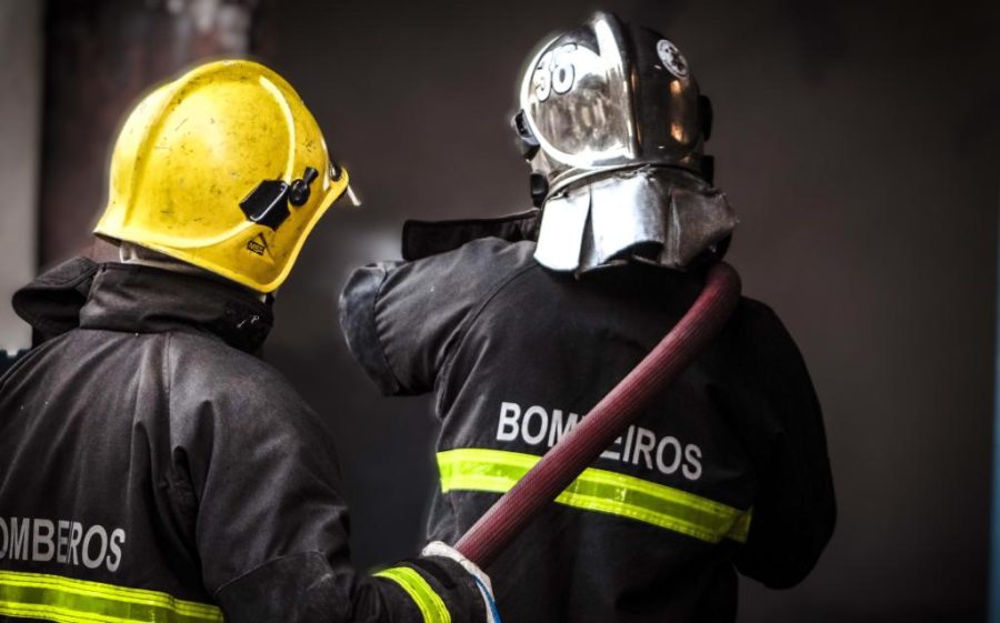 Incêndio destrói casa e atinge outros dois imóveis em Rondonópolis