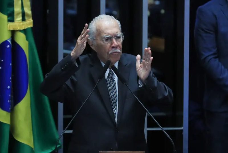 José Sarney na UTI: ex-presidente é internado após cirurgia