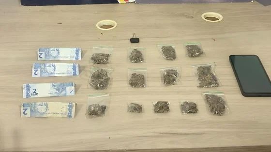 Jovem é preso após indicar esconderijo de drogas em mata