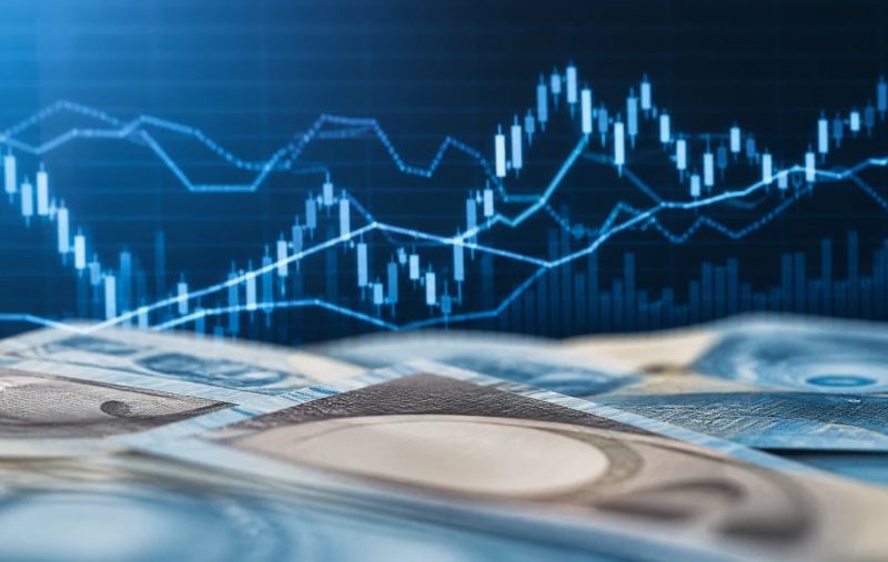 Juros futuros fecham mistos na B3 após Fed e sinais do novo governo