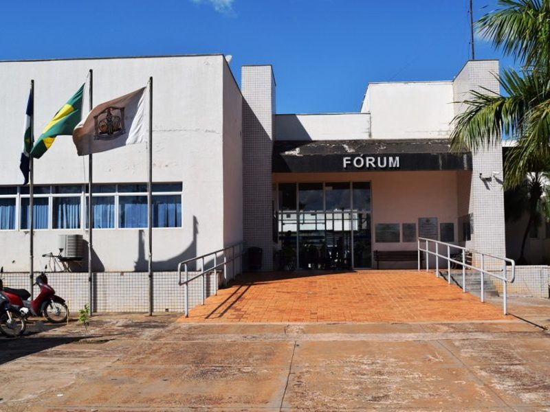 Justiça em MT manda demitir comissionados e exige efetivos