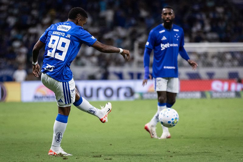 Cruzeiro bate Atlético-MG na Arena MRV pelo Brasileirão
