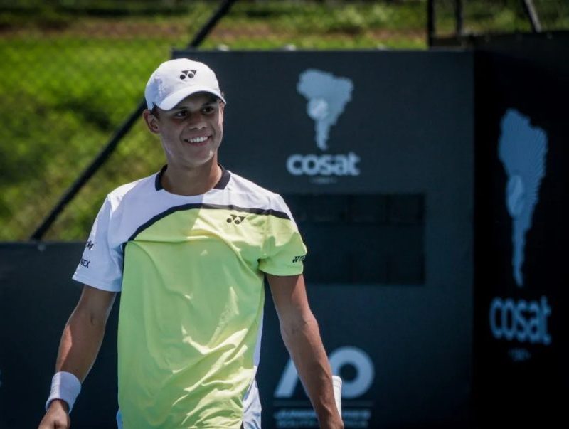 Livas Damázio estreia com vitória no Australian Open Junior Series
