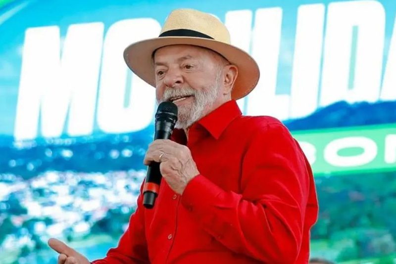Lula vota no ABC paulista e comenta mobilização durante a campanha