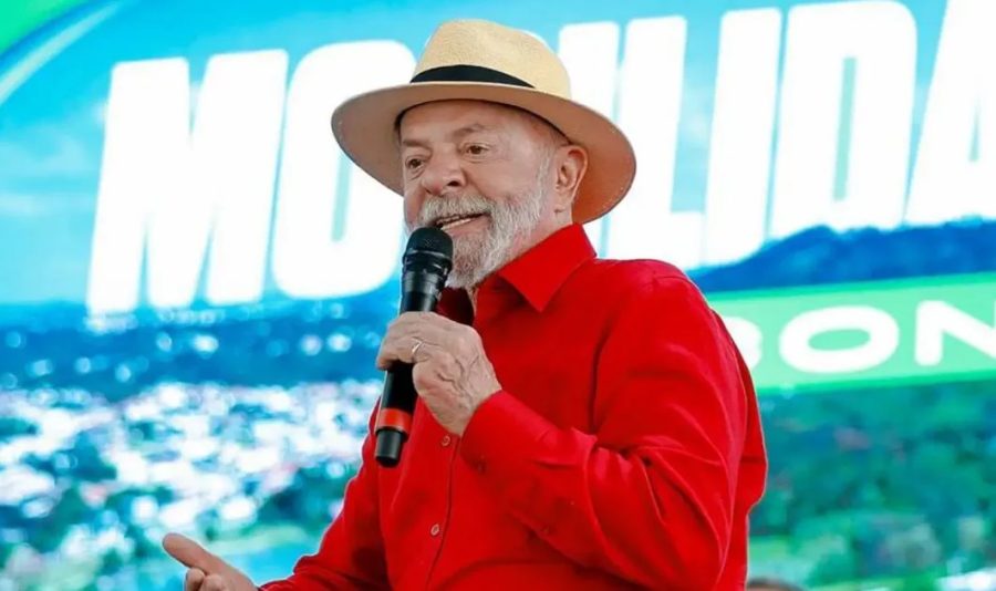 Lula vota no ABC paulista e comenta mobilização durante a campanha