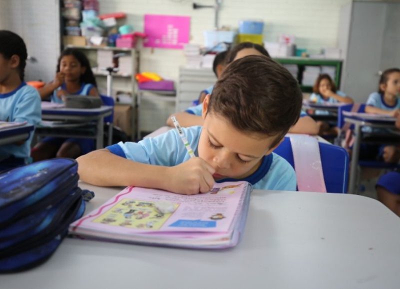 MEC lança oficina pedagógica de educação financeira para escolas