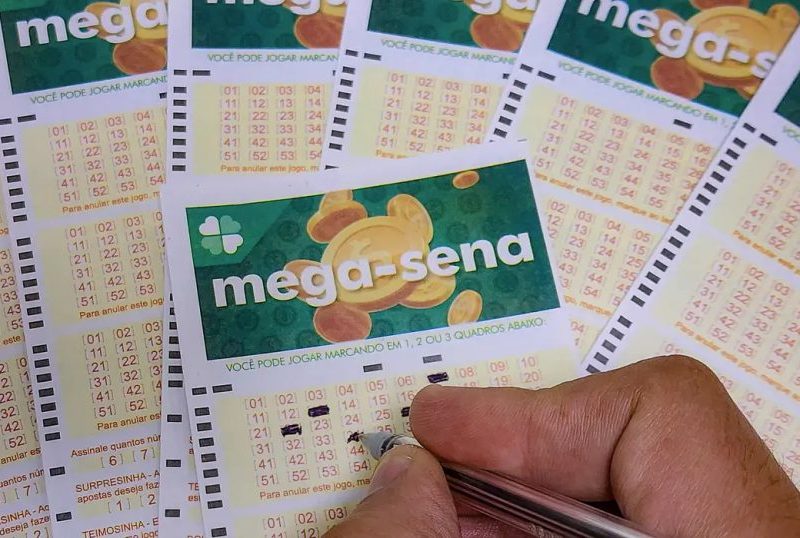 Mega-Sena acumula e prêmio sobe para R$ 320 milhões