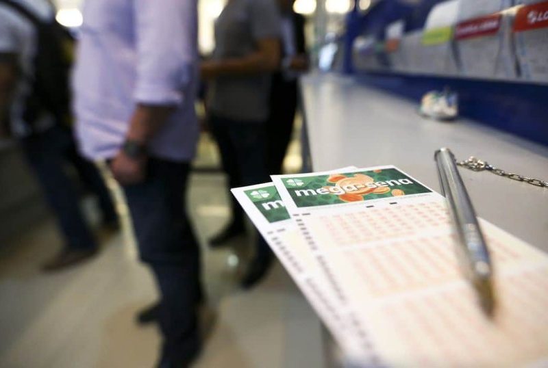 Mega-Sena: sorteio deste sábado pode pagar R$ 230 milhões