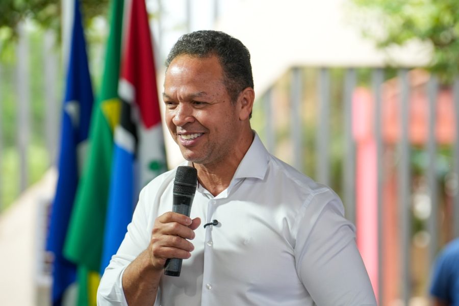 MENOS BUROCRACIA | Prefeito Cláudio Ferreira oferece soluções para quem precisa regularizar imóveis irregulares ou clandestinos