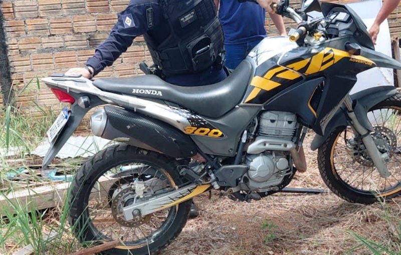 Moto furtada avaliada em mais de R$ 20 mil é recuperada pela PM em Alta Floresta
