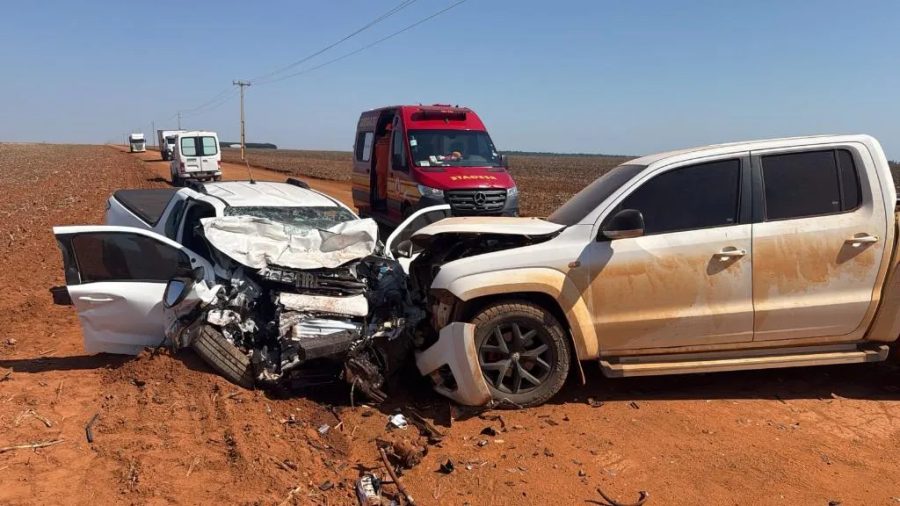 Motorista fica ferido com suspeita de fraturas e é retirado de veículo após acidente em MT