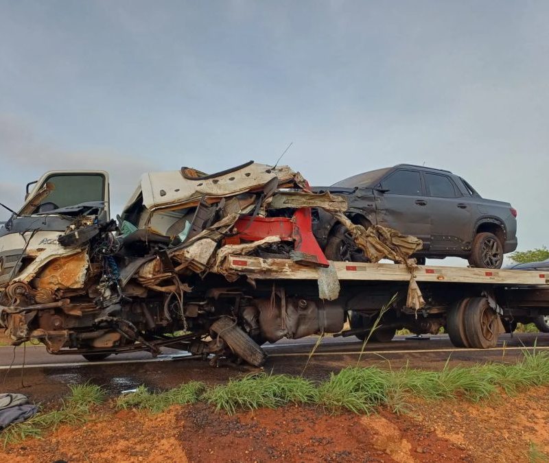 Motorista morre após batida entre caminhões na BR-158 em MT
